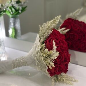Elegant Red Rose Bouquet